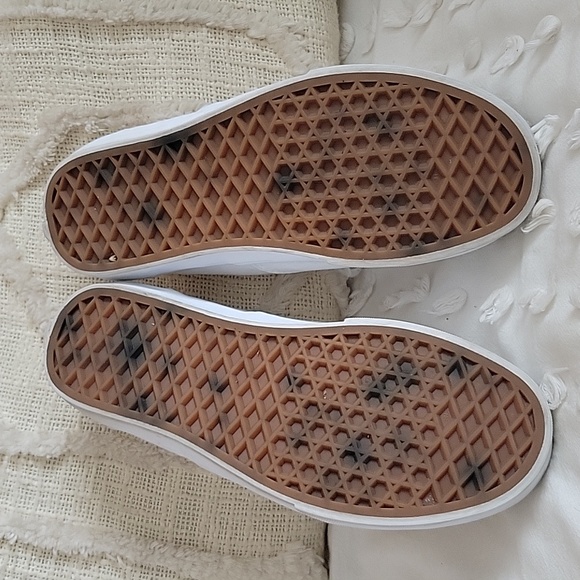 Vans - Picture 4 of 4